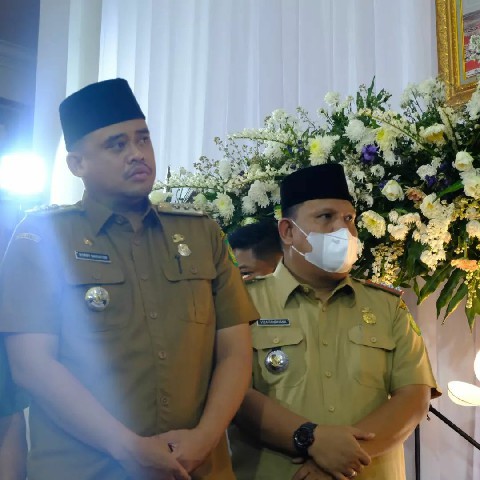 Melayat kerumah duka mendiang Pdt. Willem TP Simarmata, M.A. di Jalan Bunga Terompet Gang Wtp Simarmata Kelurahan Sempakata Kecamatan Medan Selayang (20 Juni 2022).