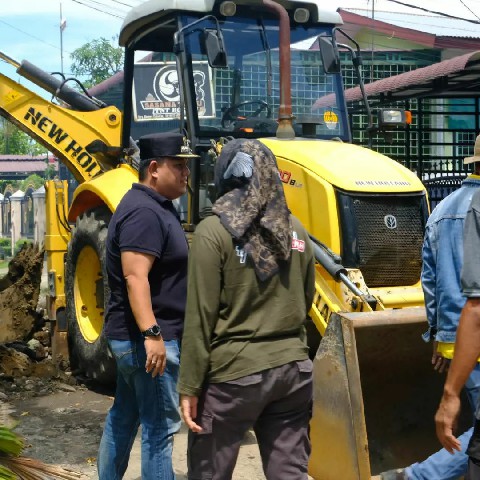 Gotong royong kolaborasi dengan Dinas PU Kota Medan di Kelurahan PB Selayang II Kecamatan Medan Selayang (25 Juni 2022).