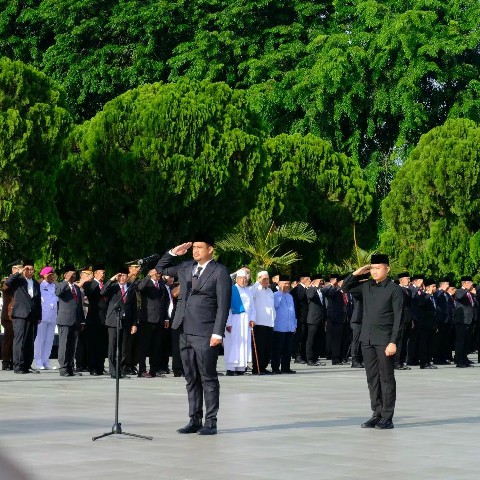 Ziarah ke Taman Makam Pahlawan Bukit Barisan dalam rangka menyambut Hut Dirgahayu Kota Medan Ke-432 Tahun (30 Juni 2022).