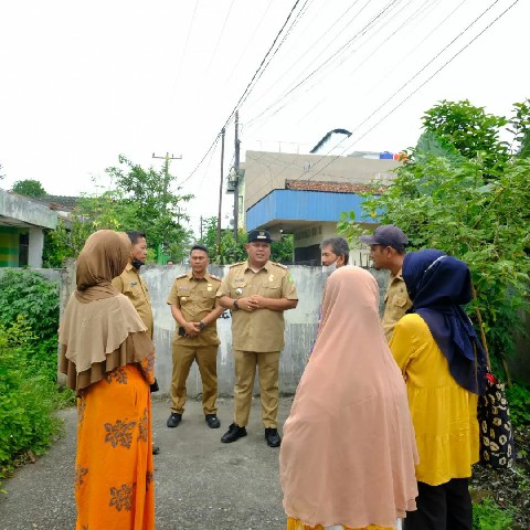 Mediasi dan peninjauan lokasi terkait permasalahan warga di Jalan Sei Belutu Gg. Melintang Kelurahan PB Selayang I Kecamatan Medan Selayang (5 Juli 2022).