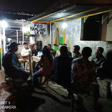 Ngopi Sambil Jaga Poskamling Selayang (NGOMPAS) pada hari Selasa malam (12 Juli 2022) di Jalan Raharja Kelurahan Tanjung Sari Kecamatan Medan Selayang.